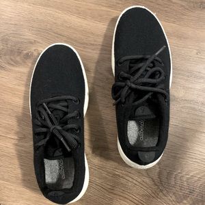 Allbirds black women’s wool runners-worn once!